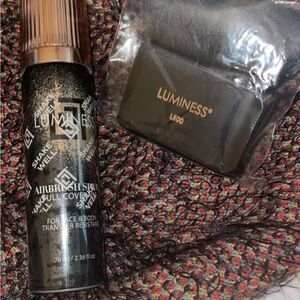 LUMINESS Airbrush
Spray Full Coverage
Foundation with Buffing Brush